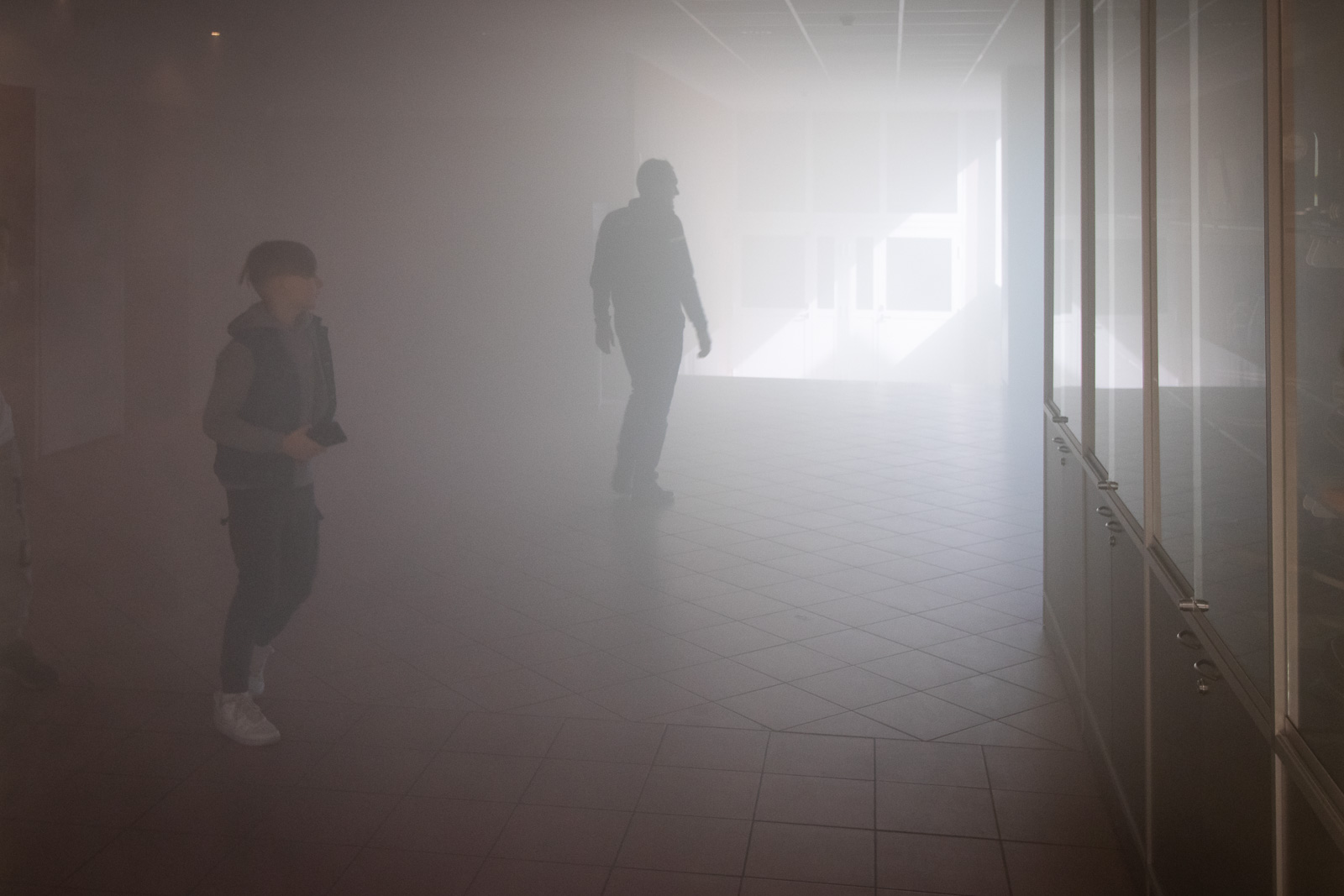 Koridor täitus suitsuga. / Eve Tuisk Koridor täitus suitsuga. / Eve Tuisk