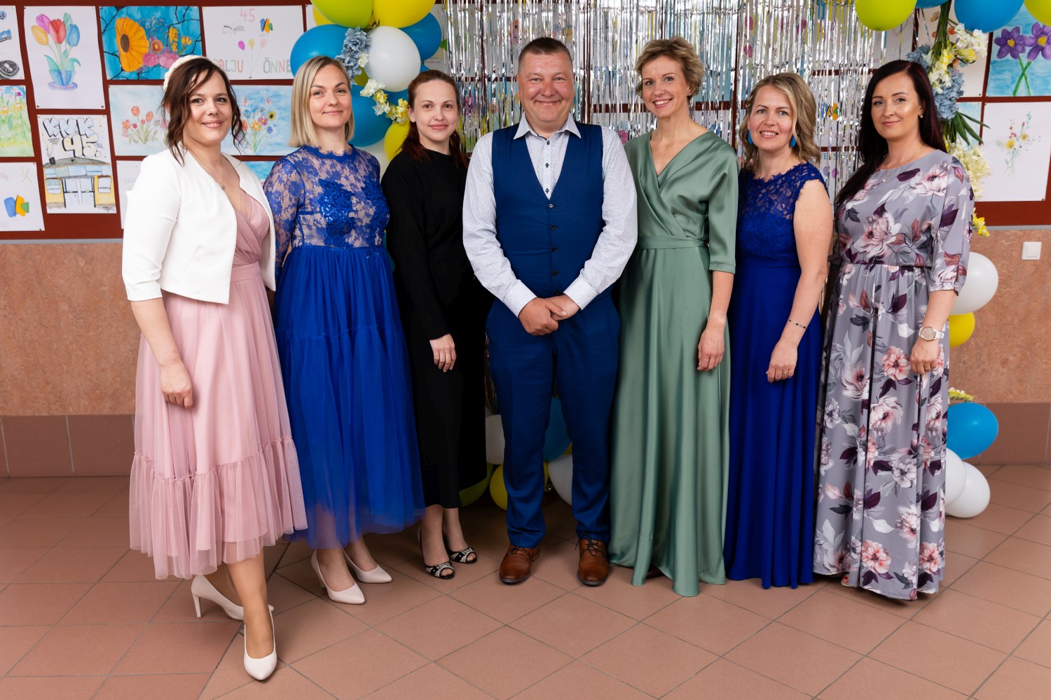 9. klasside juhatajad: Kristin, Kristi, Maria, Gabriel, Eve, Kersti ja Kristel / Gert Lutter 9. klasside juhatajad: Kristin, Kristi, Maria, Gabriel, Eve, Kersti ja Kristel / Gert Lutter