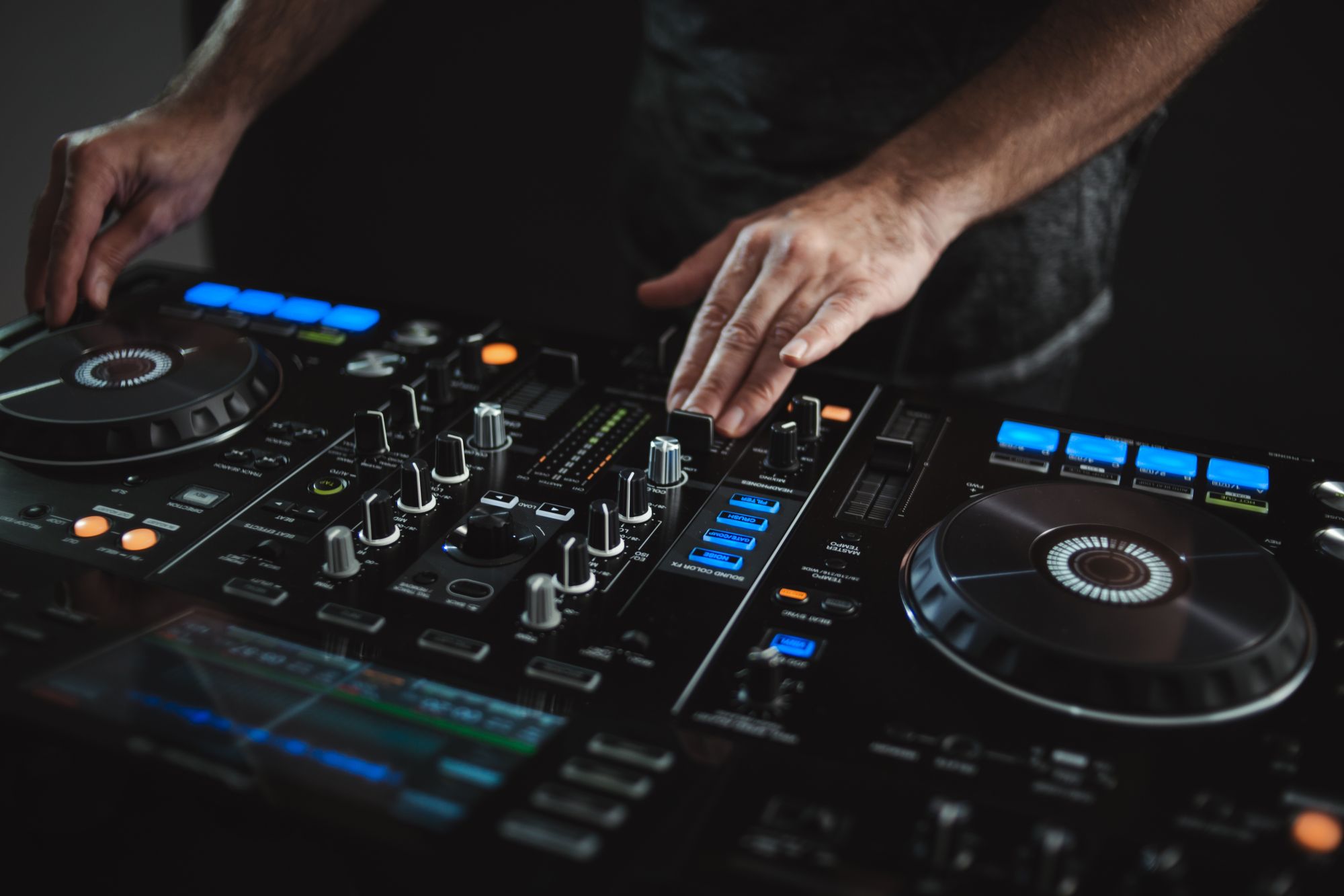 Uus ring koolis: DJ-elu tutvustav DJ-ring / Freepik Uus ring koolis: DJ-elu tutvustav DJ-ring / Freepik