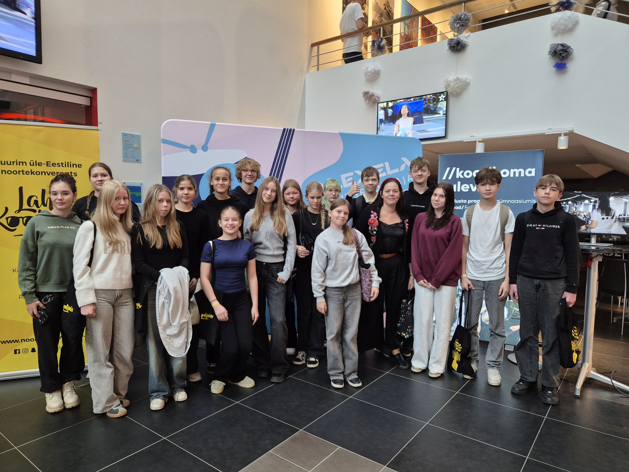 Nooruse kooli õpilasesindus ja Hariduse kooli õpilasesindajad koos konverentsil / Kristin Lauri Nooruse kooli õpilasesindus ja Hariduse kooli õpilasesindajad koos konverentsil / Kristin Lauri