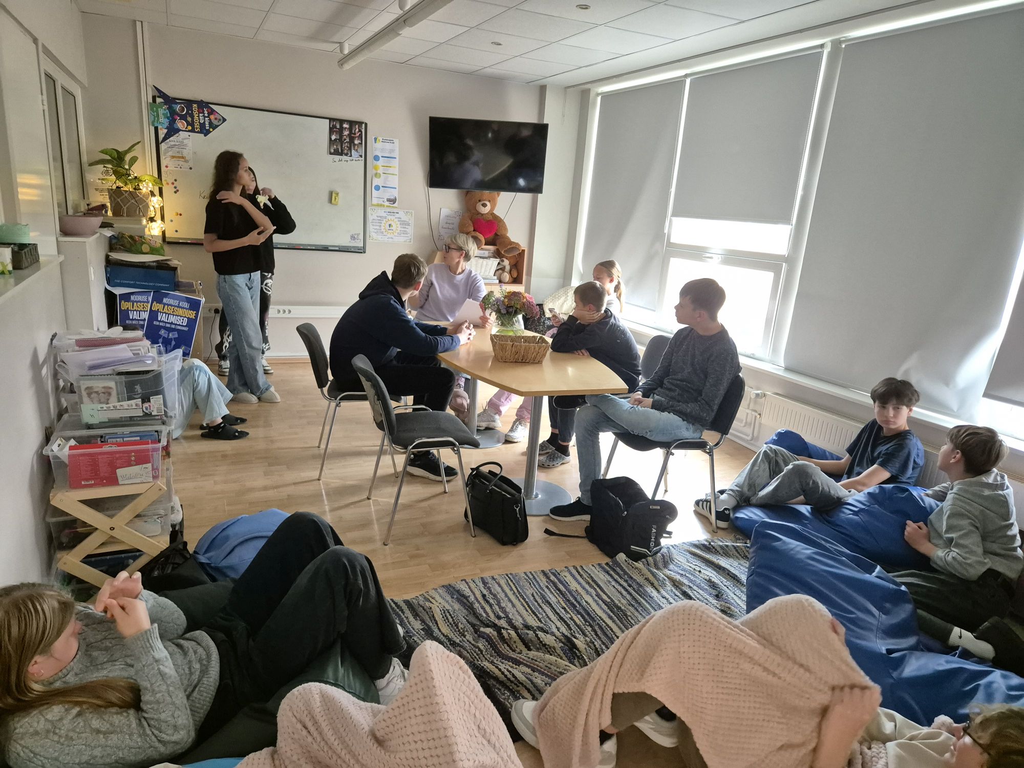 Õpilasesinduse kuukiri nr 2 / Kristin Lauri Õpilasesinduse kuukiri nr 2 / Kristin Lauri