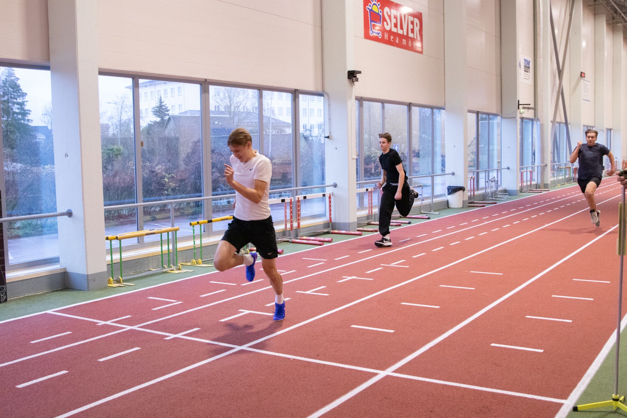 Nooruse kooli kiireimad noormehed finišijoont ületamas / Renat Ränk