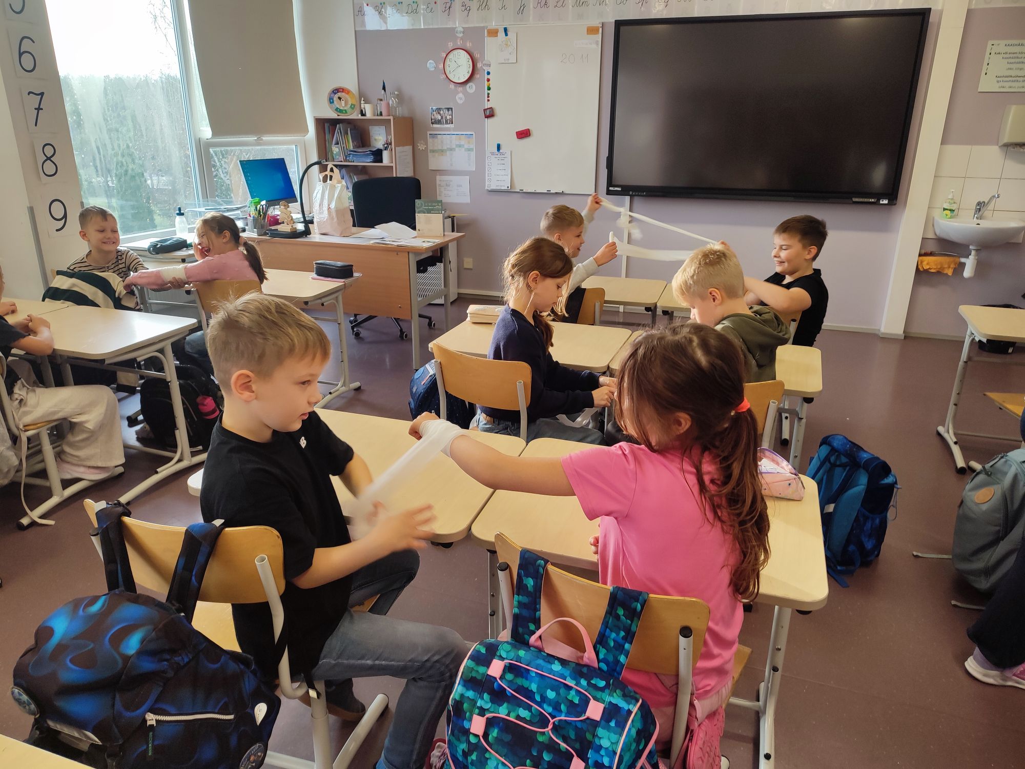 2.a klass õppis esmaabi / Sirje Mehik 2.a klass õppis esmaabi / Sirje Mehik