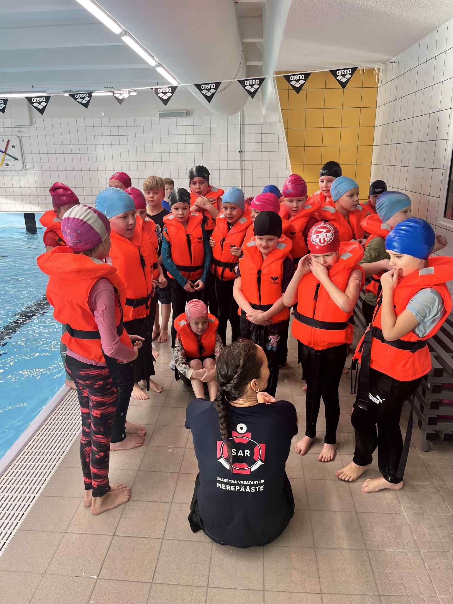 1. klassid teavad, kuidas päästevesti kasutada / Kristiina Piipuu 1. klassid teavad, kuidas päästevesti kasutada / Kristiina Piipuu