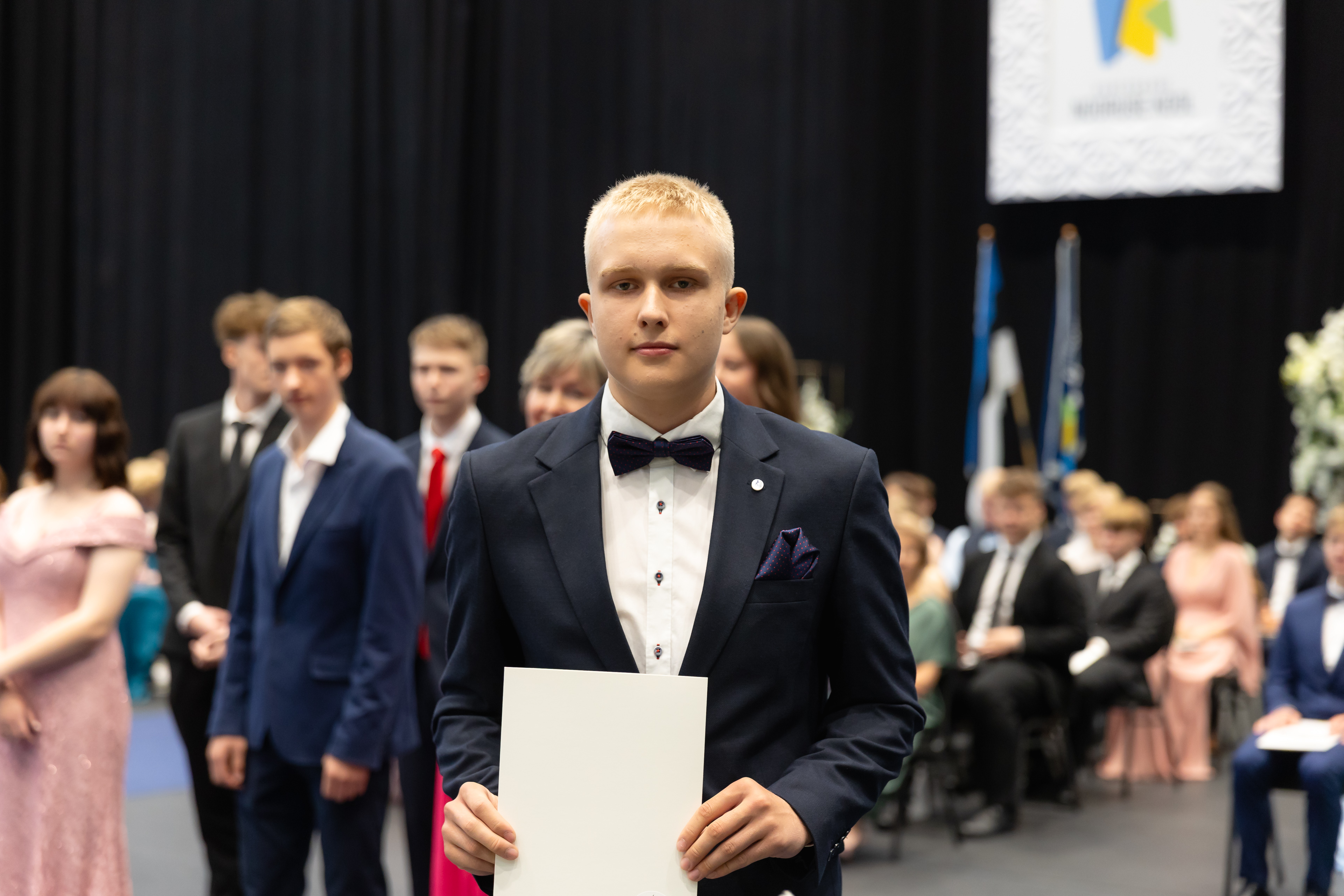 Theron Nooruse kooli lõpuaktusel / Gert Lutter