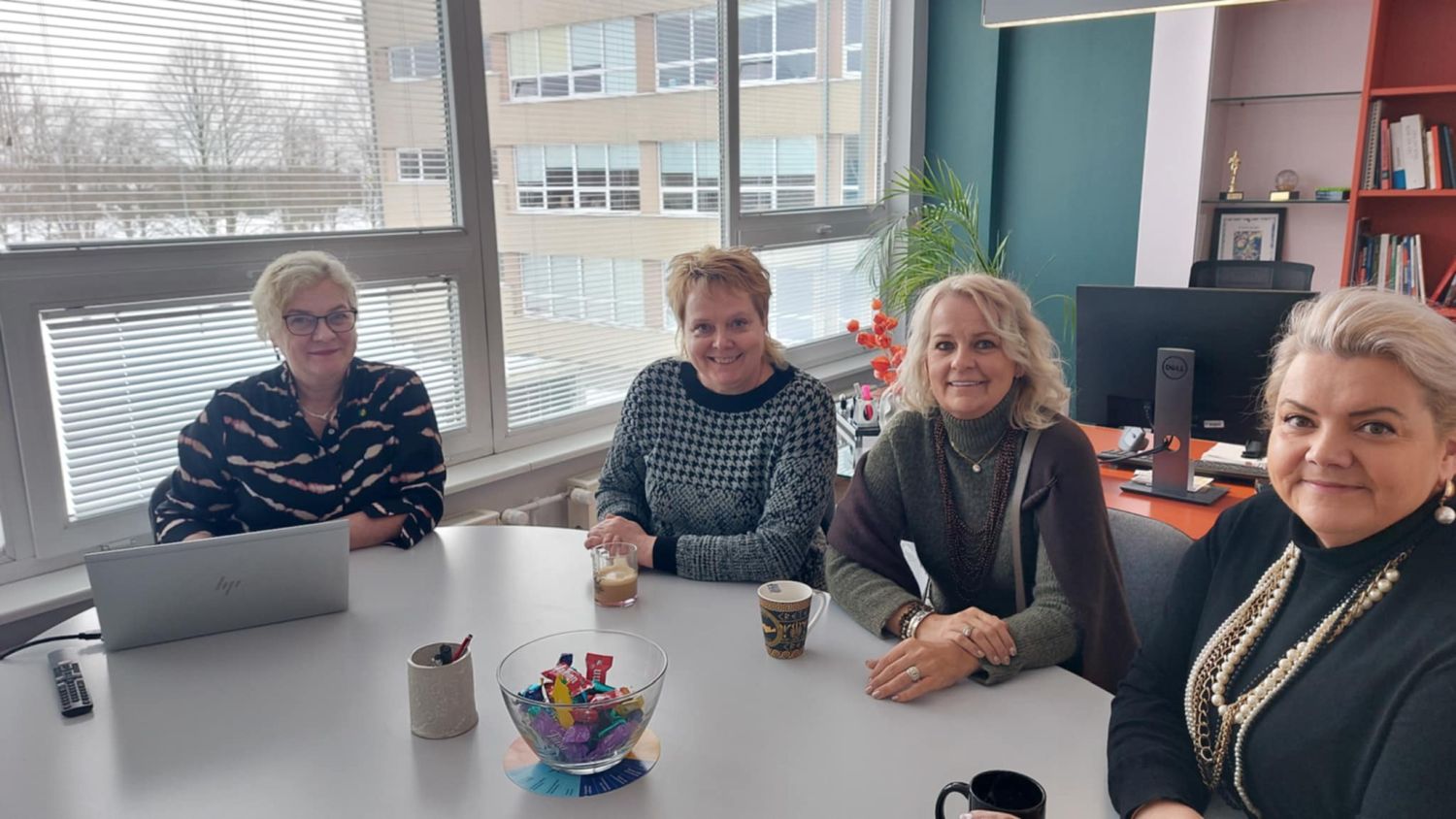 Pärnu koolijuhid külastasid Nooruse kooli / Maili Rasva