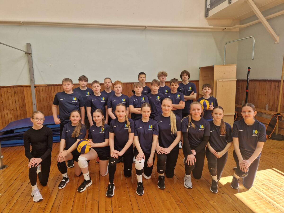 Nooruse tüdrukud ja poisid / Kristel Paju