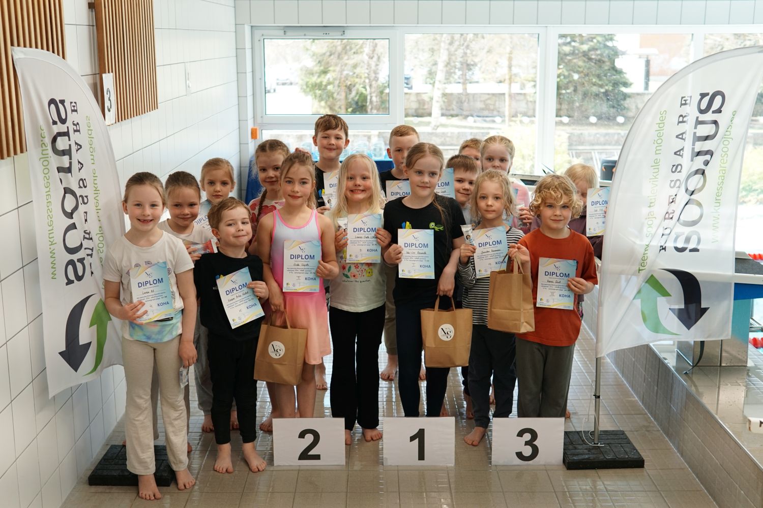 Lasteaialaste teateujumine / Gregor Kapsta