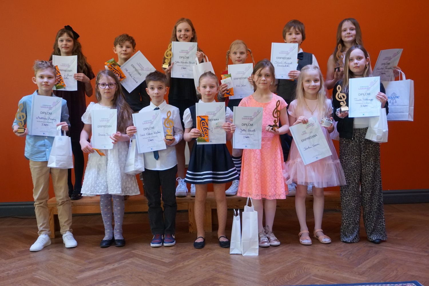 Kuressaare Laululind tõi kokku noored lauljad / Bret Paas