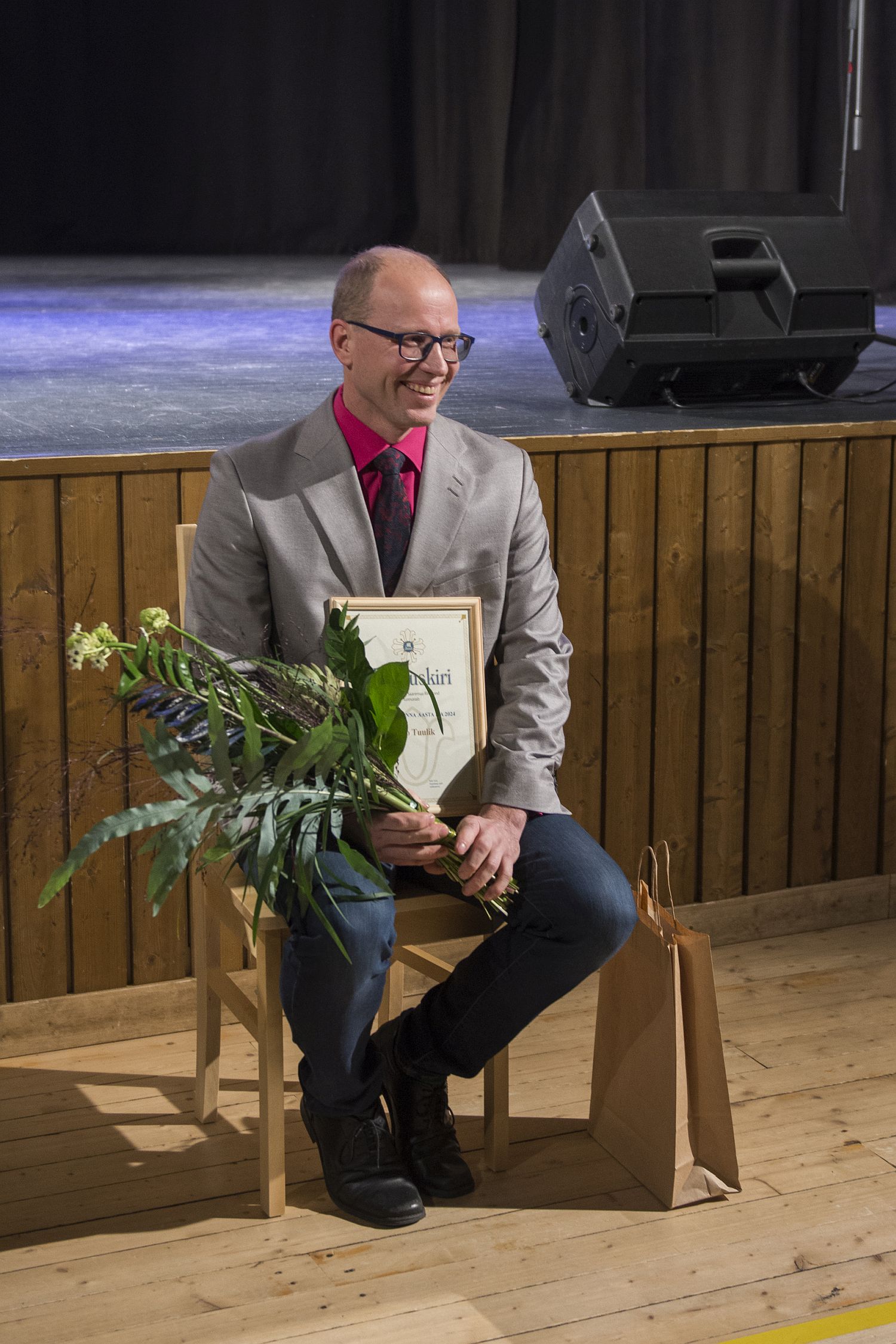 Saare maakonna aasta isa on õpetaja Janno Tuulik / Kadri Paomees