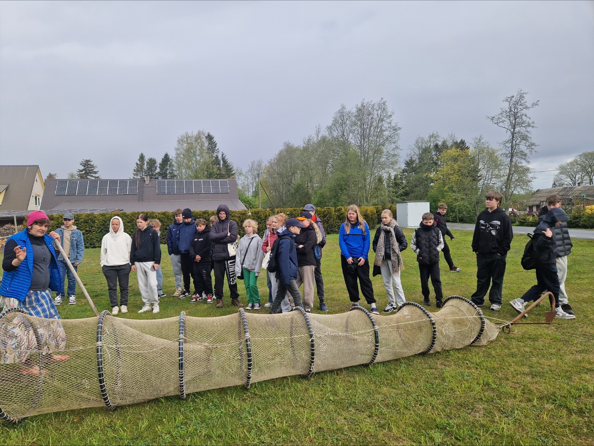 6.b mõrda uudistamas / Kristel Paju