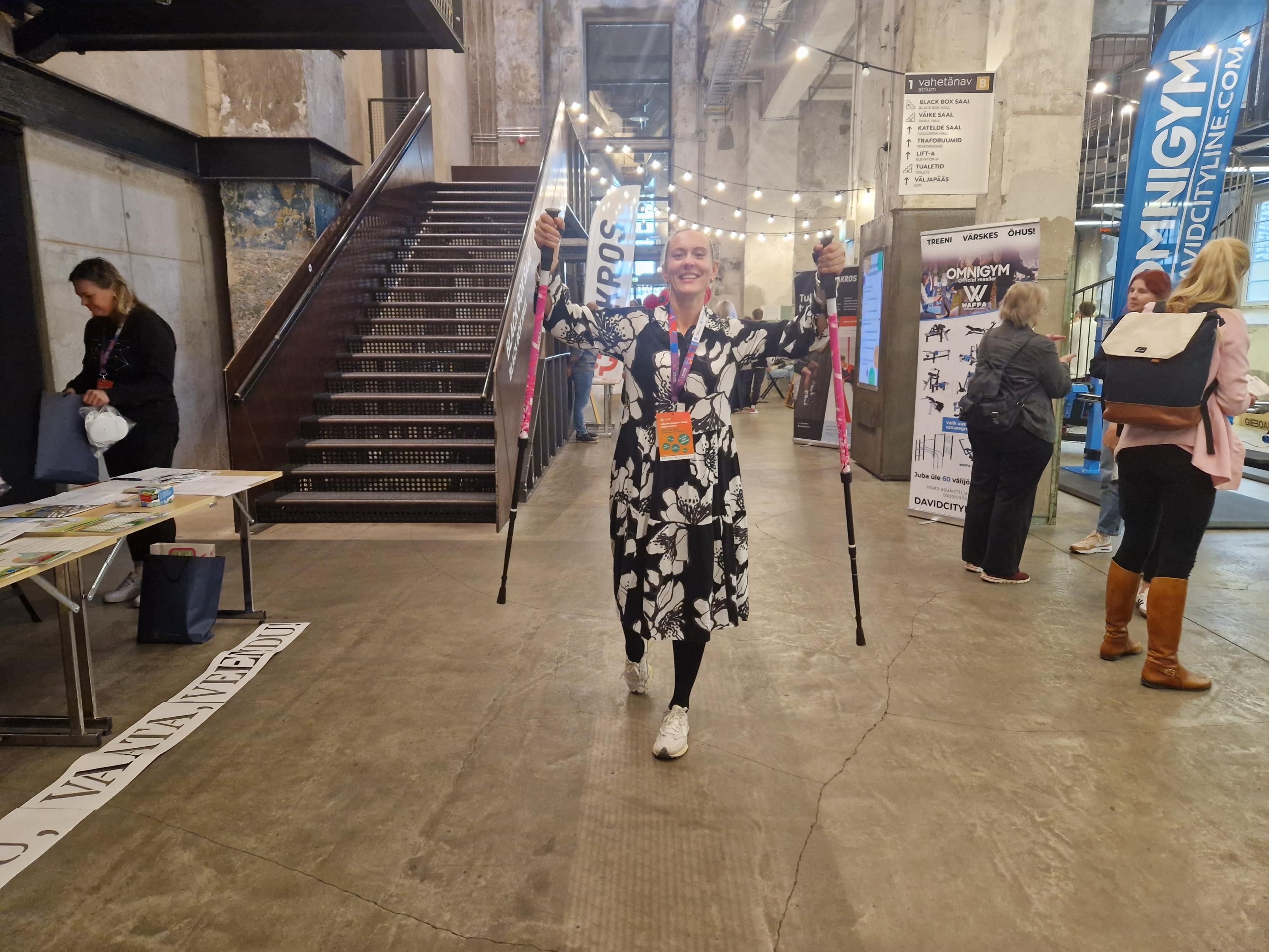 Kristi Sillart proovib raskusega vedrukeppe. / Kristel Paju Kristi Sillart proovib raskusega vedrukeppe. / Kristel Paju