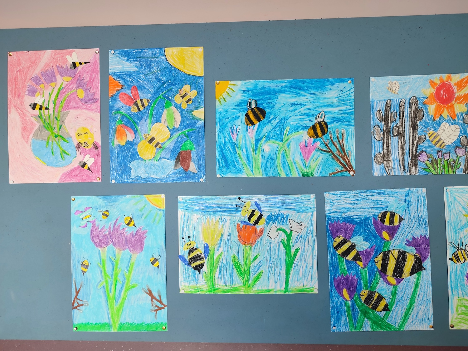 Mesilased lilleõitel / 2.a klass Mesilased lilleõitel / 2.a klass