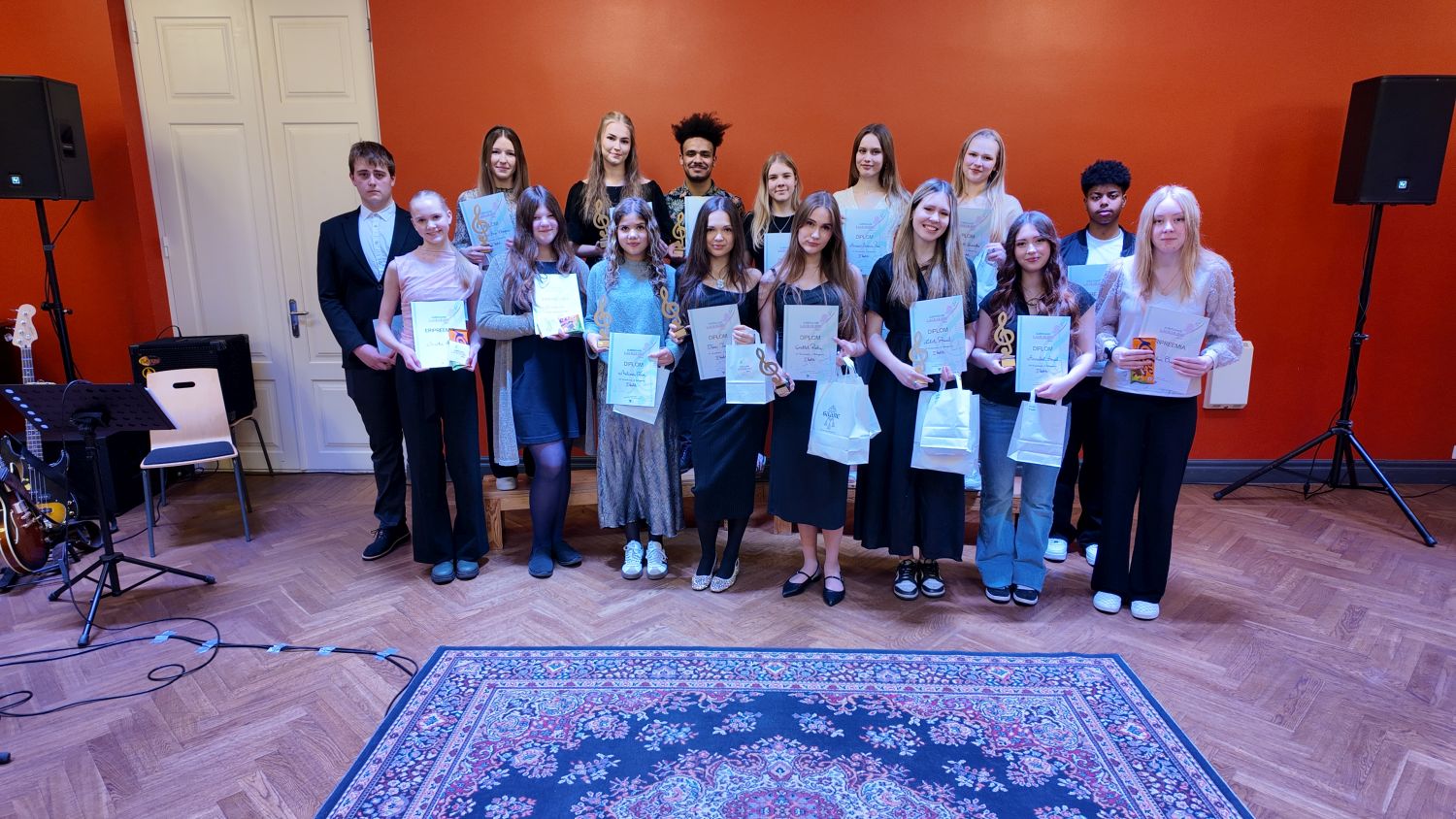 Kuressaare Laululind tõi kokku noored lauljad / Bret Paas