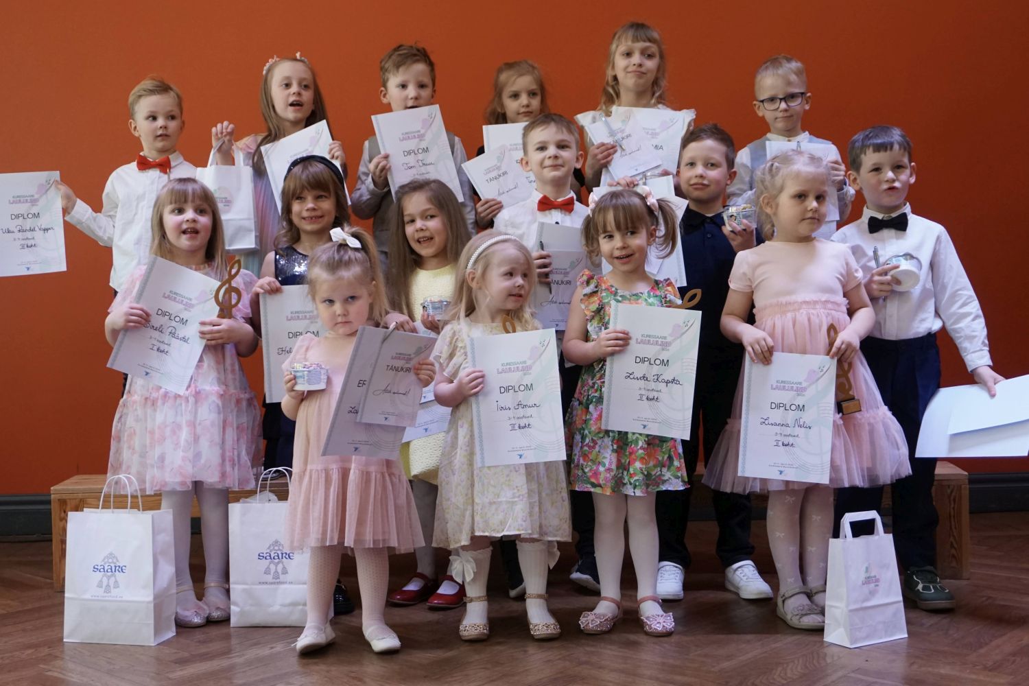 Kuressaare Laululind tõi kokku noored lauljad / Bret Paas